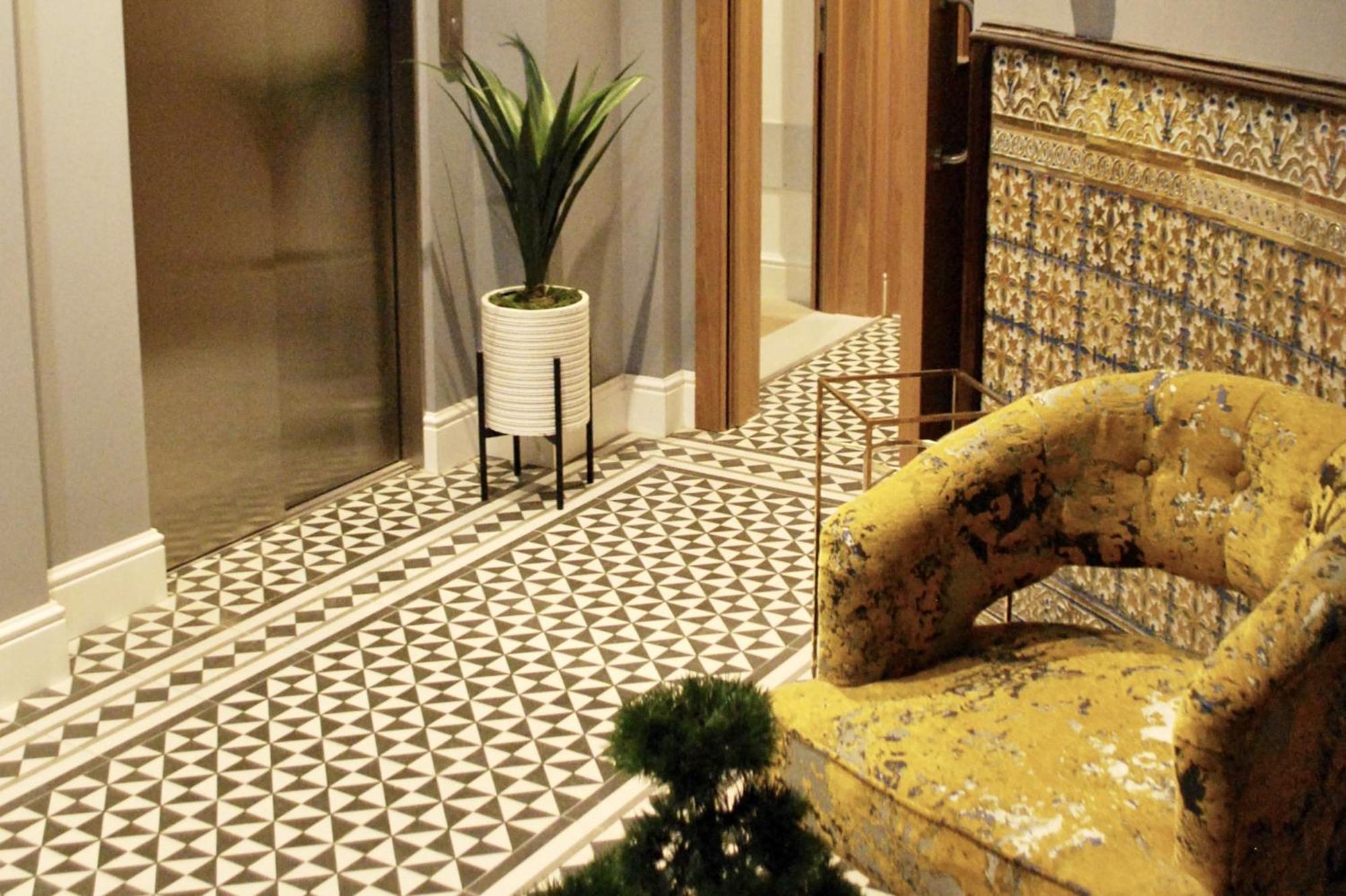 Master Penthouse Double Room Ensuite With Private Terrace - Grand Central House Gibraltar Extérieur photo