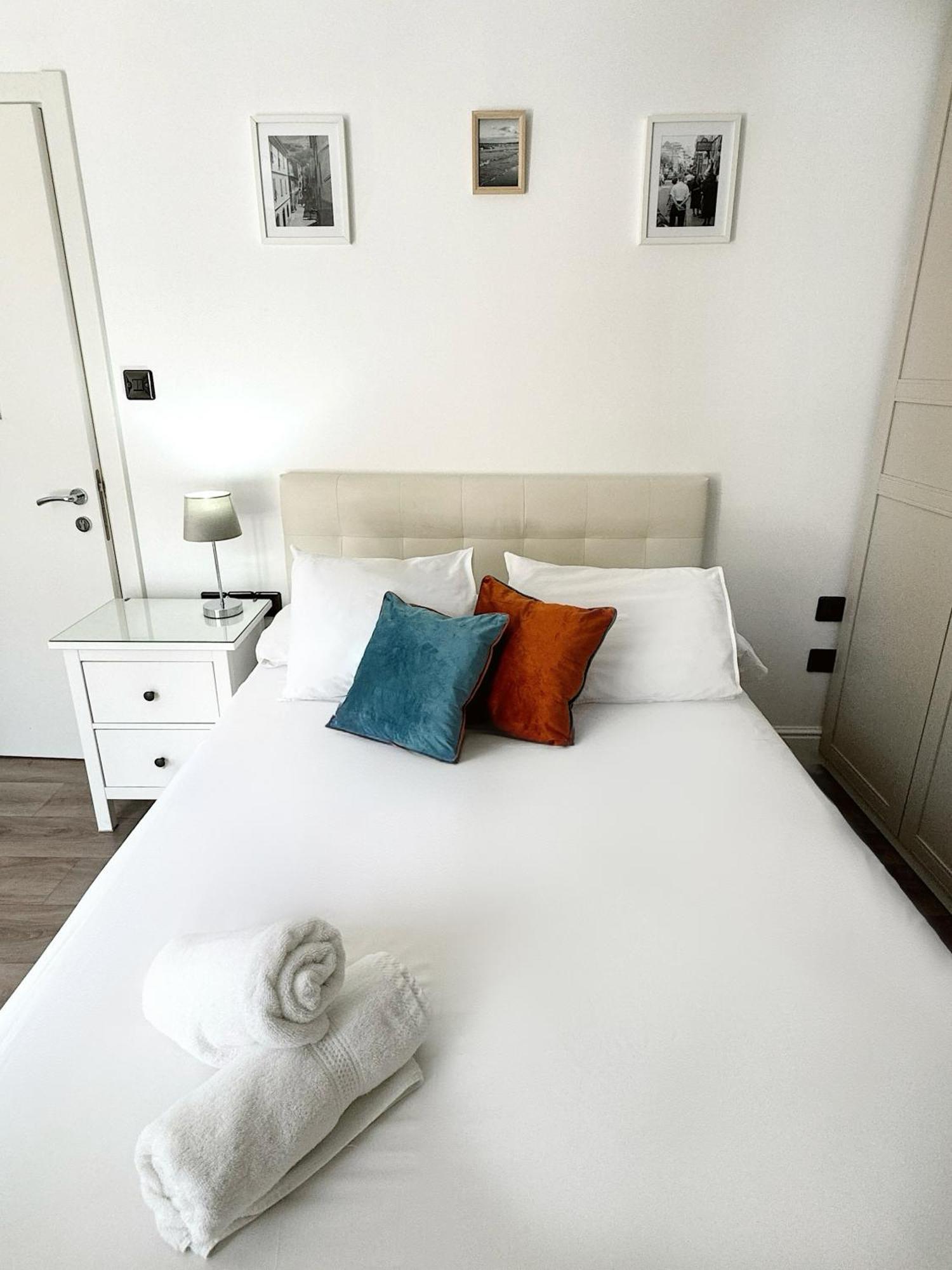 Master Penthouse Double Room Ensuite With Private Terrace - Grand Central House Gibraltar Extérieur photo